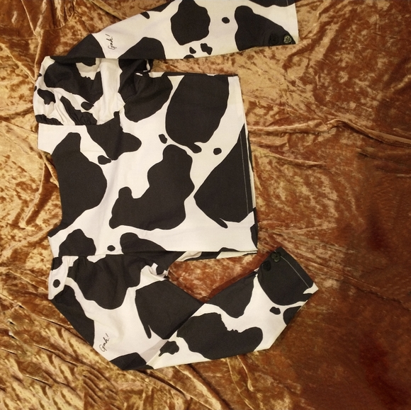 Gah! Maddie Top in cow print 🐄 - Picture 8 of 10